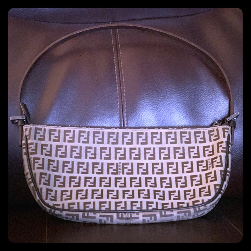 Fendi Pochette Excellent Condition